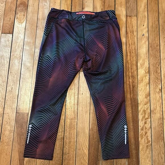 Delta Fit Women’s Black and Rainbow Multicolor Zig Zag Leggings Size Medium - Picture 5 of 7